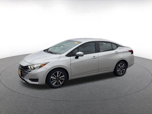 Used 2025 Nissan Versa SV FWD image 8