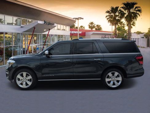 Used 2024 Ford Expedition Max Platinum AWD/4WD image 6