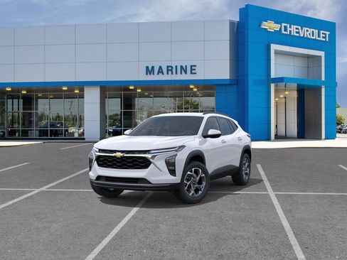 New 2026 Chevrolet Trax LT w/ Sunroof Package FWD image 8