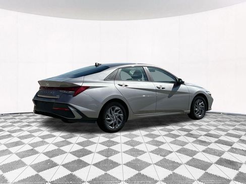 New 2025 Hyundai Elantra Blue image 13