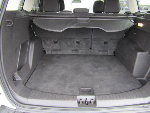 Used 2019 Ford Escape SE image 11