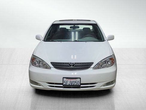 Used 2004 Toyota Camry XLE FWD image 2