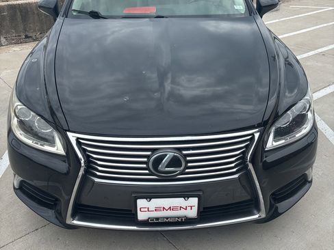 Used 2017 Lexus LS 460 w/ Comfort Package RWD image 1