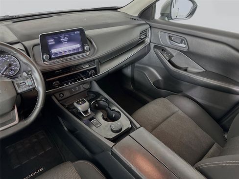 Used 2025 Nissan Rogue SV AWD/4WD image 23