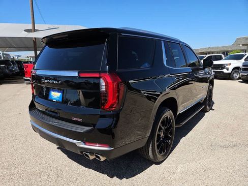 Used 2026 GMC Yukon Denali w/ LPO, Floor Liner Package AWD/4WD image 8