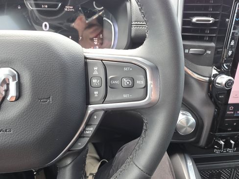 Used 2025 RAM 1500 Laramie AWD/4WD image 17