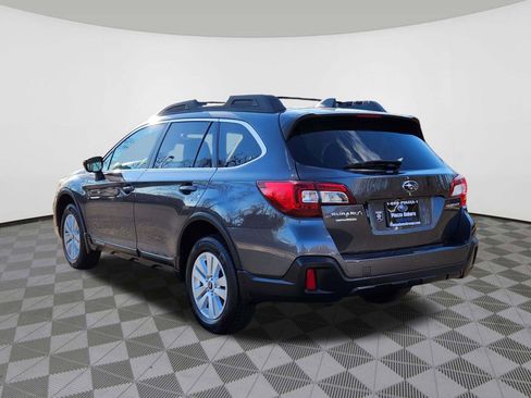 Used 2019 Subaru Outback 2.5i Premium image 3