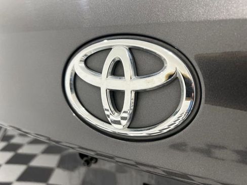 Used 2022 Toyota Highlander XLE image 29