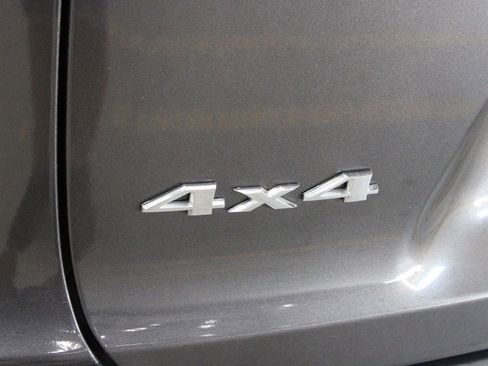 Used 2019 Jeep Cherokee Limited image 45