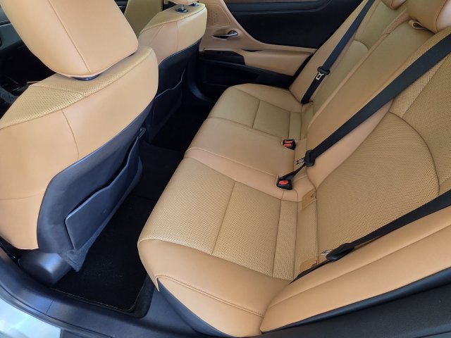 Certified 2022 Lexus ES 350 w/ Premium Package FWD image 9