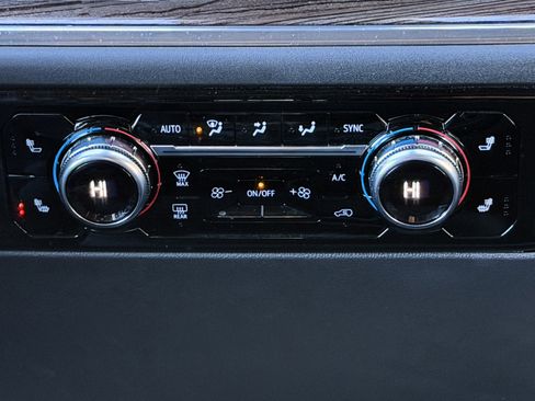 Used 2024 GMC Sierra 1500 Elevation image 7