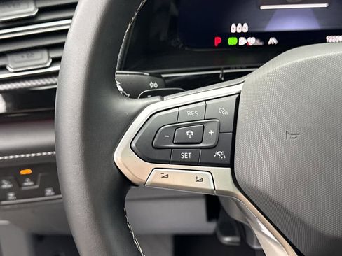 Used 2025 Volkswagen Atlas Cross Sport SEL image 27