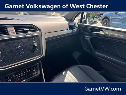 Used 2023 Volkswagen Tiguan SE w/ Panoramic Sunroof Package AWD/4WD image 15