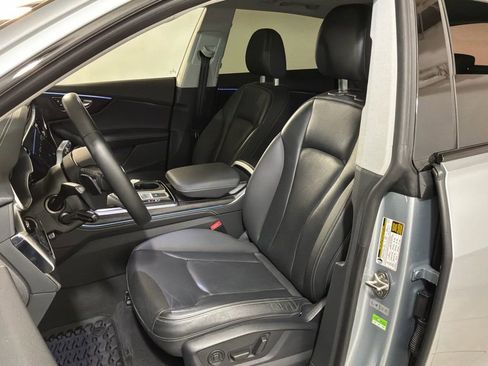 Used 2023 Audi Q8 Premium Plus w/ Premium Plus Package image 6