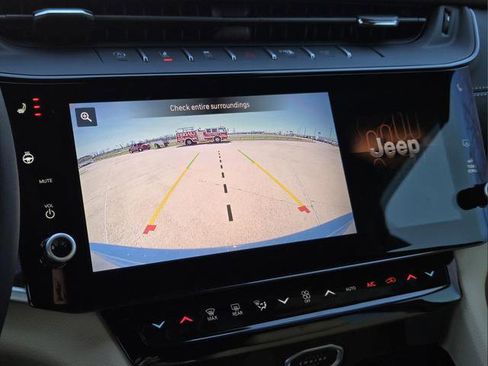 New 2026 Jeep Grand Cherokee Limited RWD image 13
