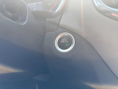 Used 2020 Chevrolet Equinox LS FWD image 18