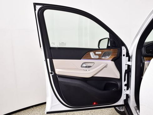 Certified 2025 Mercedes-Benz GLS 450 4MATIC image 20
