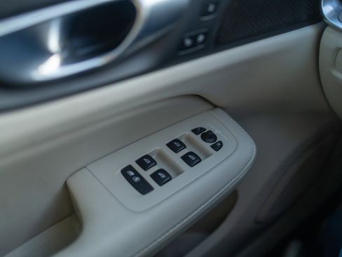 Used 2024 Volvo V60 B5 Cross Country Plus w/ Protection Package Premier image 13