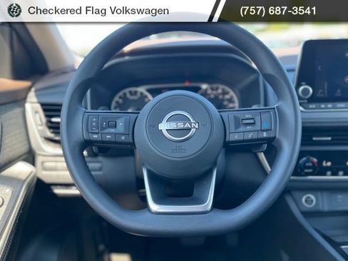 Used 2023 Nissan Rogue SV AWD/4WD image 33