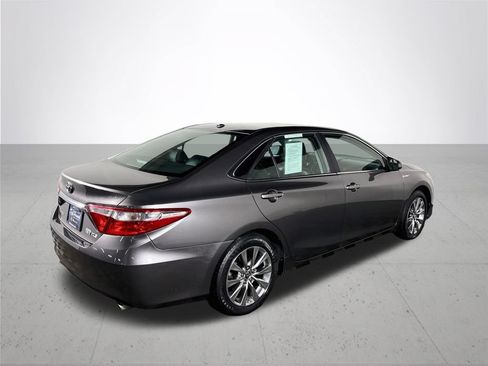 Used 2015 Toyota Camry XLE w/ Moonroof Package FWD image 6