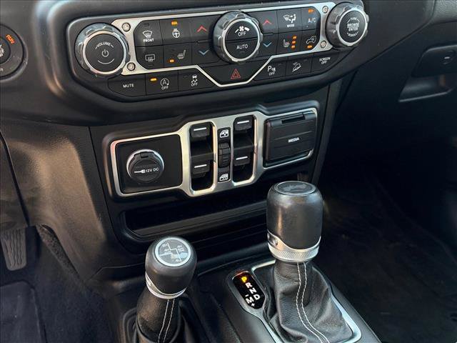 Used 2020 Jeep Wrangler Unlimited Sahara AWD/4WD image 12