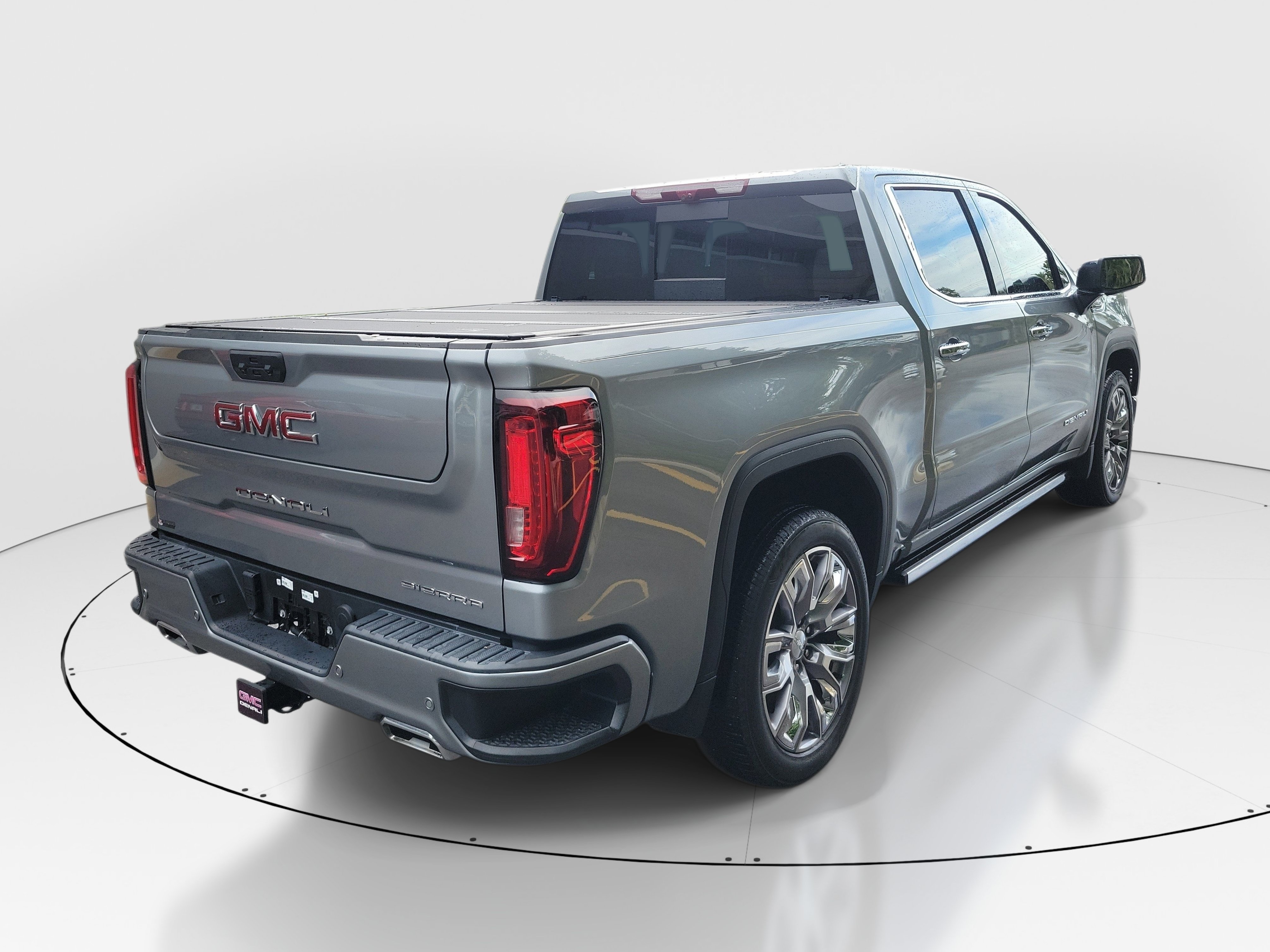 Used 2024 GMC Sierra 1500 Denali w/ Denali Reserve Package AWD/4WD image 6
