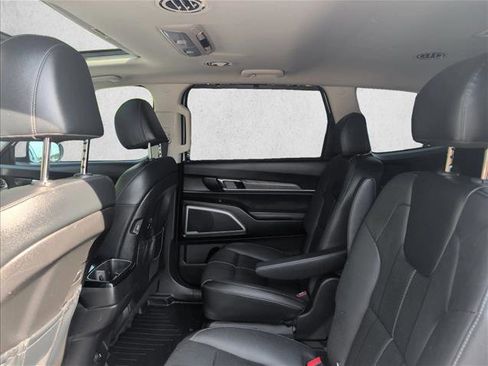Used 2022 Kia Telluride EX w/ EX Premium Package AWD/4WD image 18