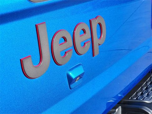 Used 2021 Jeep Gladiator Rubicon image 10