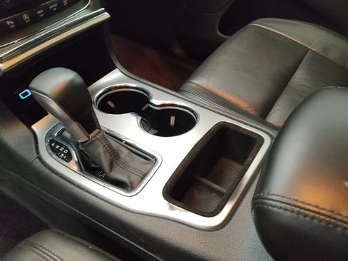 Used 2018 Jeep Grand Cherokee Limited RWD image 26