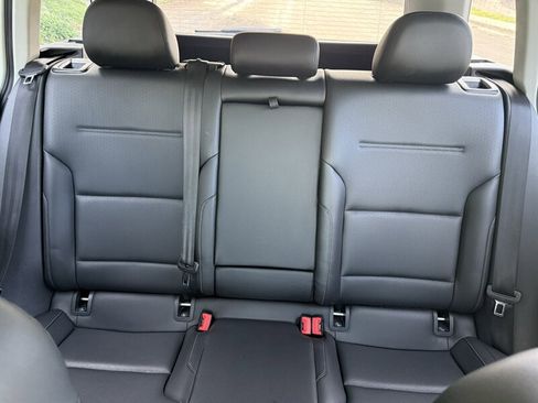 Used 2016 Volkswagen Golf Limited Edition image 26