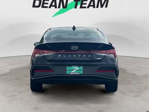 Certified 2025 Hyundai Elantra SEL FWD image 7