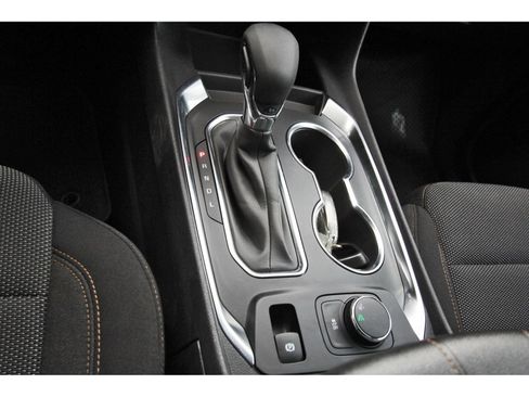 Used 2021 Chevrolet Traverse LS FWD image 29