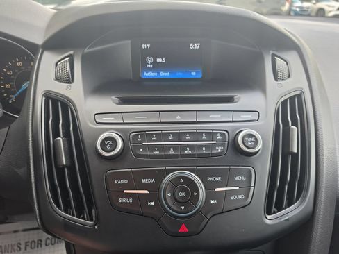 Used 2016 Ford Focus SE FWD image 16
