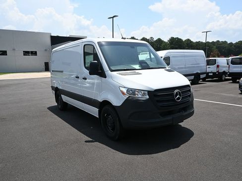 Used 2025 Mercedes-Benz Sprinter 2500 image 23