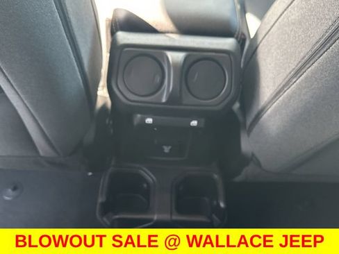 Used 2026 Jeep Wrangler Unlimited Sahara AWD/4WD image 14
