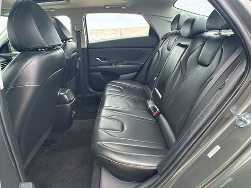 Used 2025 Hyundai Elantra Limited FWD image 33