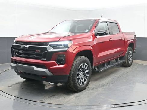 Used 2024 Chevrolet Colorado Z71 w/ Z71 Convenience Package 2 AWD/4WD image 10