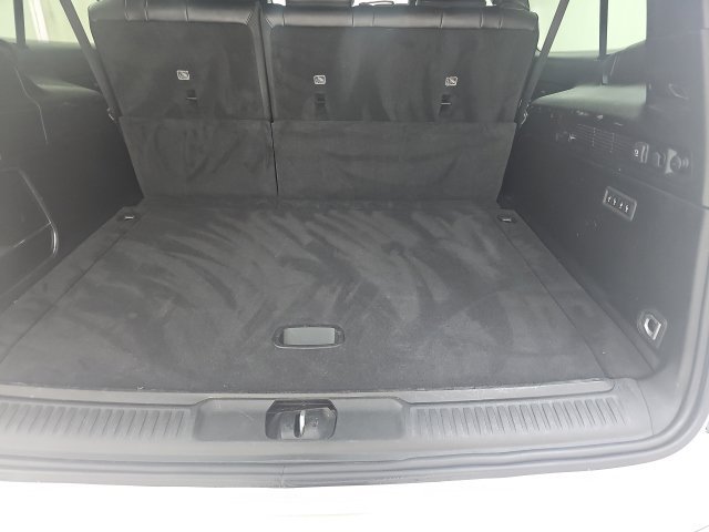 Used 2024 Jeep Wagoneer L Series II w/ Flexible Seating Group AWD/4WD image 5