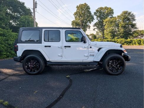 Used 2023 Jeep Wrangler Unlimited Sahara w/ Cold Weather Group AWD/4WD image 4