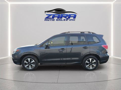 Used 2018 Subaru Forester 2.5i Premium w/ All-Weather Package AWD/4WD image 4