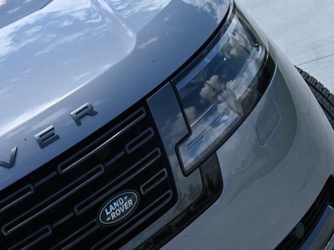 Used 2023 Land Rover Range Rover SE AWD/4WD image 10
