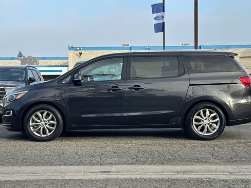 Used 2021 Kia Sedona EX image 5