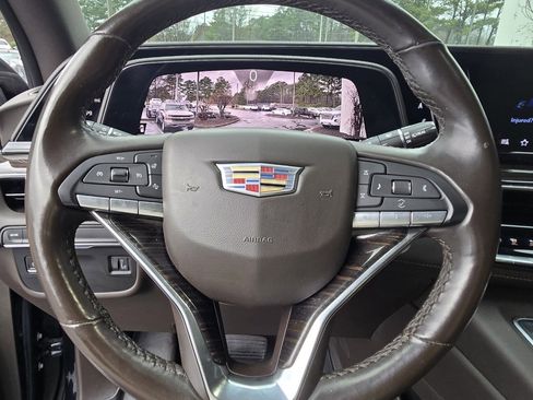 Used 2021 Cadillac Escalade Premium Luxury image 25