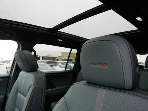 New 2026 GMC Acadia AT4 w/ Luxury Package AWD/4WD image 11