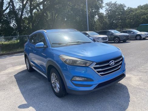 Used 2017 Hyundai Tucson SE w/ SE Popular Package 02 FWD image 3