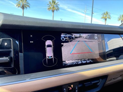 Used 2024 Porsche Cayenne image 23