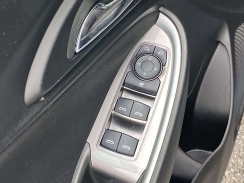 Used 2025 Chevrolet Malibu LT FWD image 16