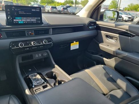 Certified 2025 Honda Pilot EX-L image 29