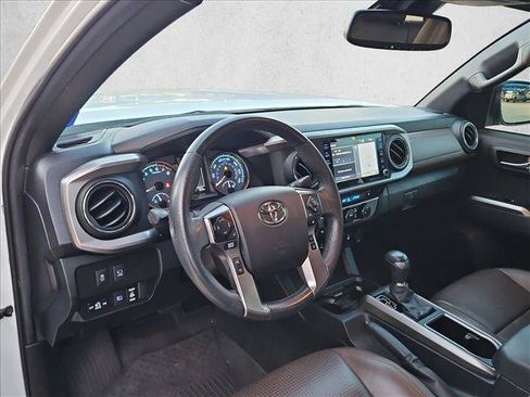 Used 2021 Toyota Tacoma Limited AWD/4WD image 10