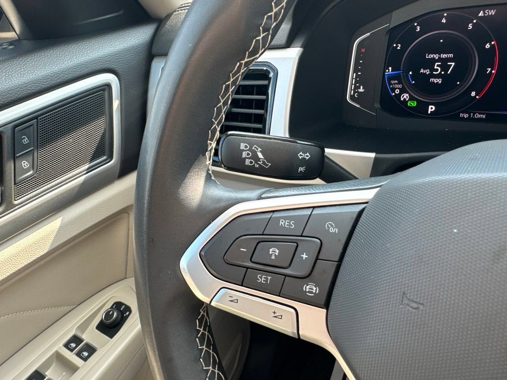 Used 2023 Volkswagen Atlas SE w/ Panoramic Sunroof Package FWD image 17
